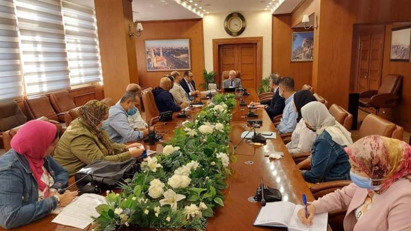 محافظ بورسعيد يتابع