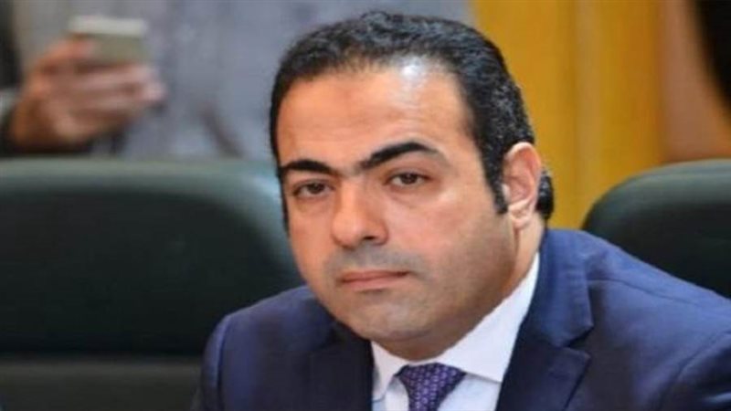 الدكتور محمود حسين