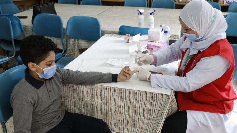 فحص طلاب المدارس