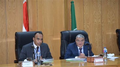 محافظ المنيا يعلن تنفيذ 77% من أعمال مد وإحلال شبكات المياه والصرف الصحي