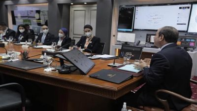 الرئيس السيسي يلتقي بمجموعة من خريجي البرنامج الرئاسي لتأهيل الشباب