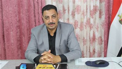 مدير مدرسة ثانوية بالوادي الجديد يمنع دخول الطالبات بالهواتف والملابس الضيقة والمكياج