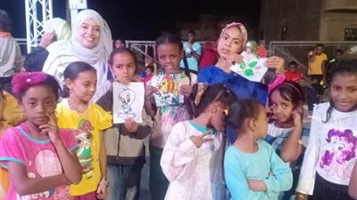  المسرح المتنقل يقدم عروضه الفنية بقرى المبادرة الرئاسية 