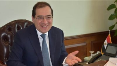 وزير البترول يفتتح غدًا عددًا من المشروعات بالسويس