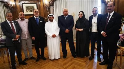 محافظ الوادي الجديد يلتقي وفد العربية للاستثمار والإنماء الزراعي 