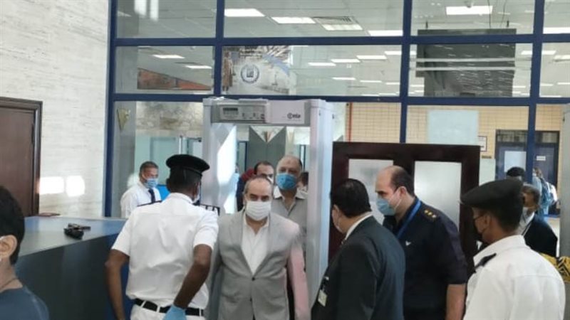 وزير الطيران خلال