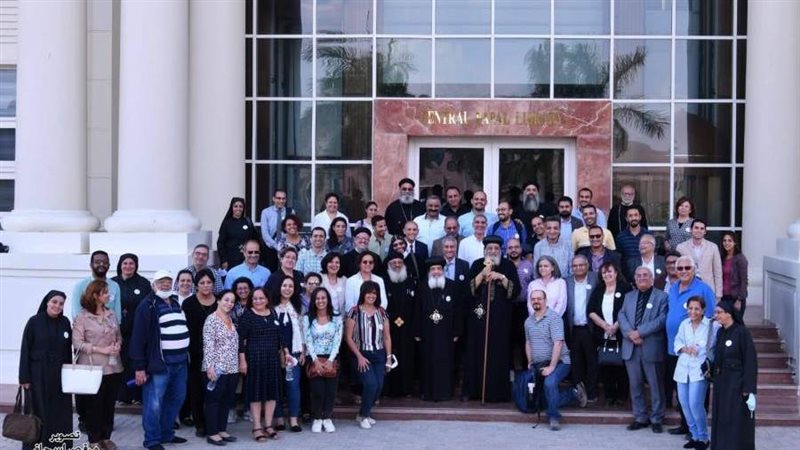 البابا تواضروس مع