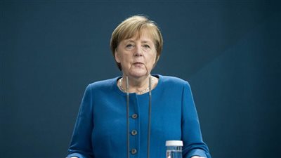 ميركل تحذر من عودة 