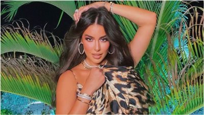  صديقة ياسمين صبري ترد على انتقادات والده لها