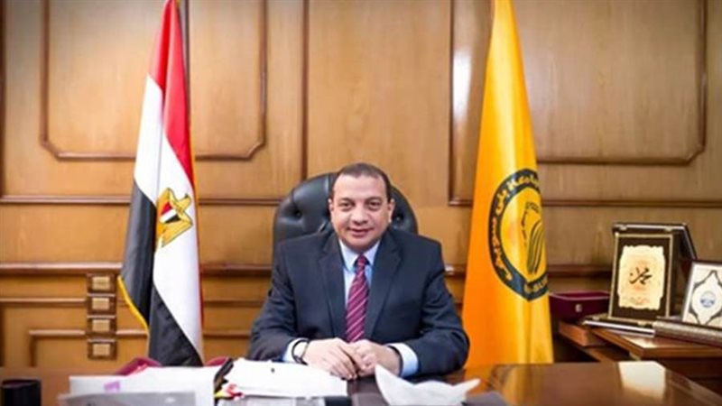 الدكتور منصور حسن