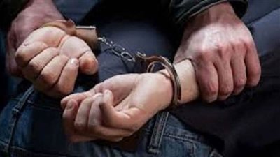 بحوزته مبالغ مالية ضخمة.. ضبط تاجر عملة بالسويس