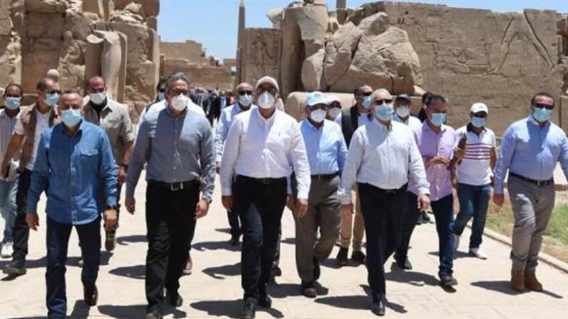 رئيس الوزراء يتفقد