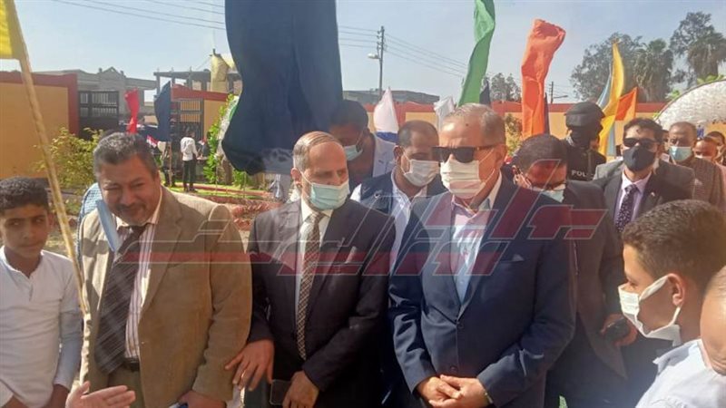 محافظ كفرالشيخ خلال