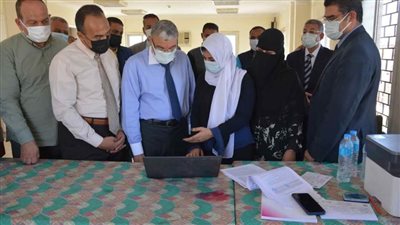 محافظ المنيا يتابع سير العمل بمركز تلقى لقاح كورونا ببنى حسن الشروق