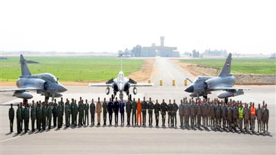 القوات الجوية المصرية والهندية تنفذان تدريباً مشتركاً بإحدى القواعد الجوية المصرية 