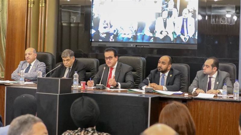 خلال كلمة عبدالغفار