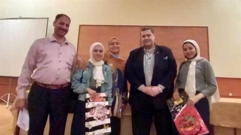 تكريم الفائزين في