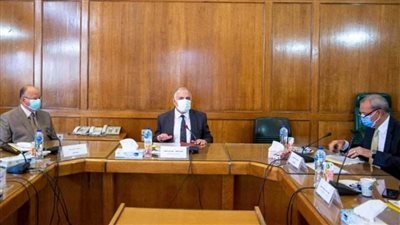 3 وزراء ومحافظين يجتمعون لتحويل جزء من مصرف بلبيس إلى محور مروري