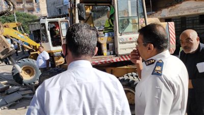 محافظ الإسكندرية: إزالة باكيات مخالفة تعيق أعمال التطوير في محطة مصر