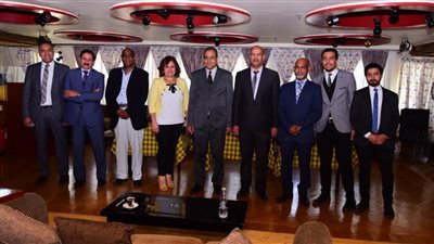 تكريم 21 طالبًا بصيدلية سوهاج أنهوا تدريبهم الصيفي في مجال الأدوية 