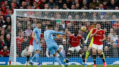 مانشستر سيتي يتقدم على جاره اليونايتد بثنائية نظيفة في الشوط الأول