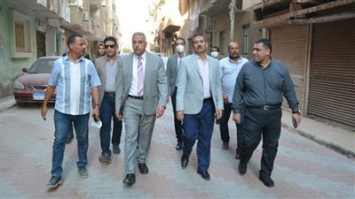 محافظ سوهاج يتفقد أعمال الإنترلوك بشوارع حي شرق سوهاج 