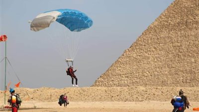 انتهاء المرحلة الاحترافية لمهرجان القفز الحر بالمظلات