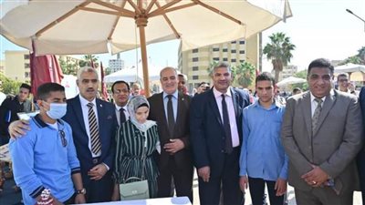 انطلاق مهرجان الإرادة والتحدي بافتتاح معرض المشغولات اليدوية بجامعة الفيوم