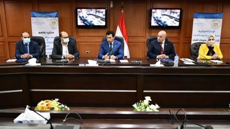 وزير الشباب والرياضة