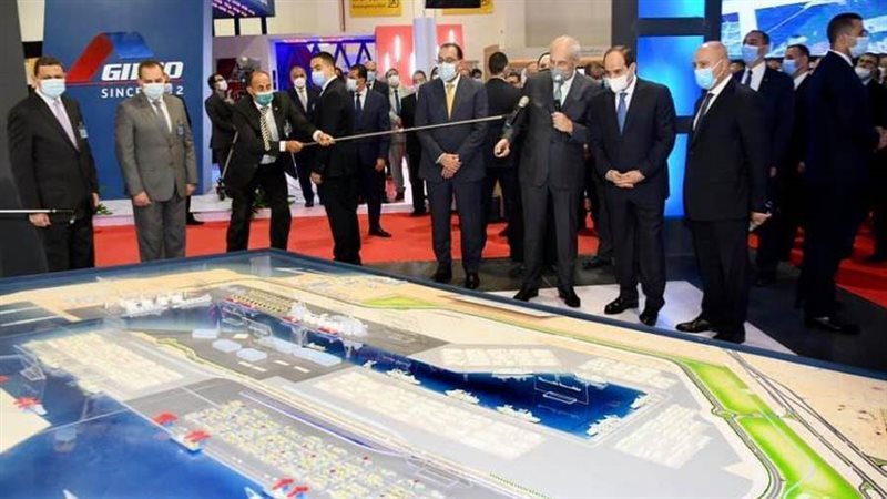 الرئيس السيسي يفتتح