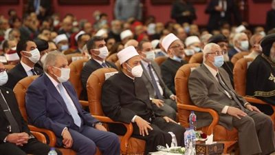 شيخ الأزهر والبابا تواضروس يحتفيان بأربع شخصيات أسهموا في كتابة أحداث تاريخية ووطنية
