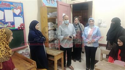 وكيل التعليم يطمئن على أماكن مبيت طلاب مدرسة النور للمكفوفين ويستمع لمواهبهم