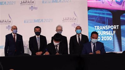  كامل الوزير يشهد توقيع 13 عقدا واتفاقية مع كبرى الشركات العالمية