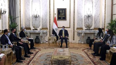 رئيس الوزراء يؤكد على دور القطاع الخاص كشريك أساسي لتطوير قطاع الصناعة