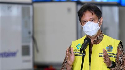 إندونيسيا تعتزم إعطاء جرعات معززة ضد كورونا بعد تطعيم 50% من مواطنيها بالكامل