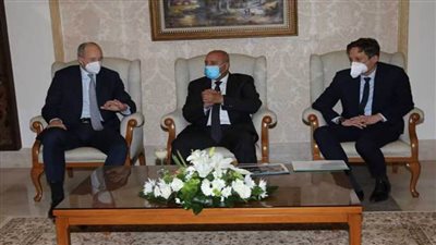 وزير النقل يبحث مع رئيس (سيمنز) دعم التعاون في تنفيذ شبكة القطارات الكهربائية السريعة في مصر