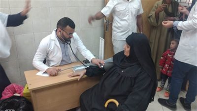 قافلة  جامعة سوهاج الطبية تنطلق لقرية فاوجلي بمركز ساقلته 