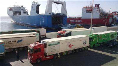تداول 163 شاحنة و817 طن بضائع عامة بموانيء البحر الأحمر
