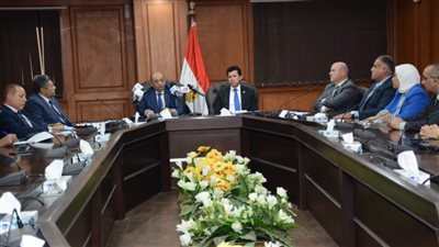 وزيرا الشباب والتنمية المحلية يطلقان مبادرة تنفيذ مشروع 