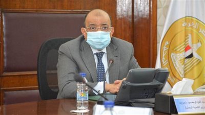 وزير التنمية المحلية يتابع مع قيادات الوزارة مستجدات برنامج تطوير الريف 