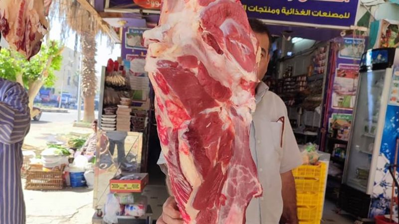 لحوم مذبوحة خارج