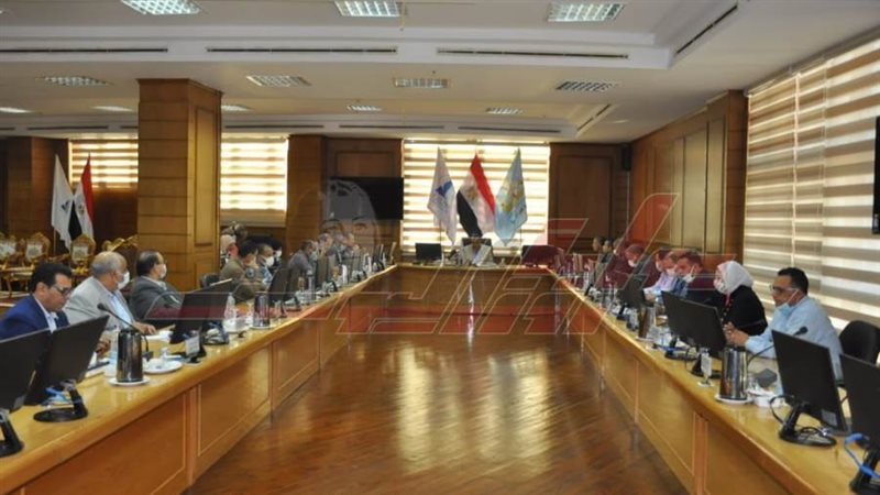 اجتماع رئيس الجامعة