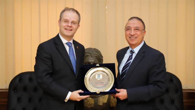 محافظ الإسكندرية