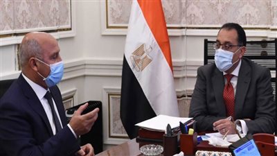 رئيس الوزراء يتابع مع وزير النقل مشروع إعادة تأهيل ورفع كفاءة خط سكة حديد قنا/ أبو طرطور