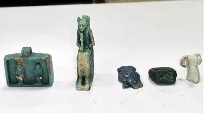ضبط 16 قطعة أثرية من العصور المصرية القديمة بميناء سفاجا البحري