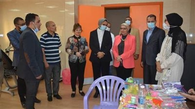 نائب محافظ الوادي الجديد تتفقد القافلة الطبية لمرضى القلب