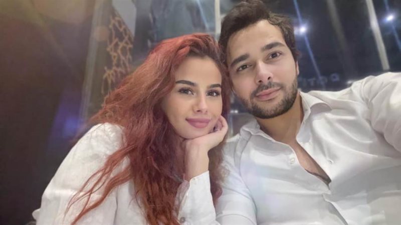 منة عرفة وزوجها