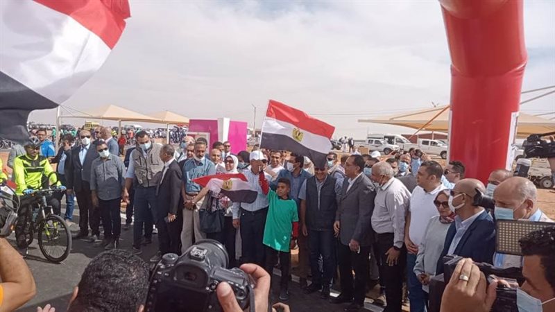 رئيس الوزراء يفتتح