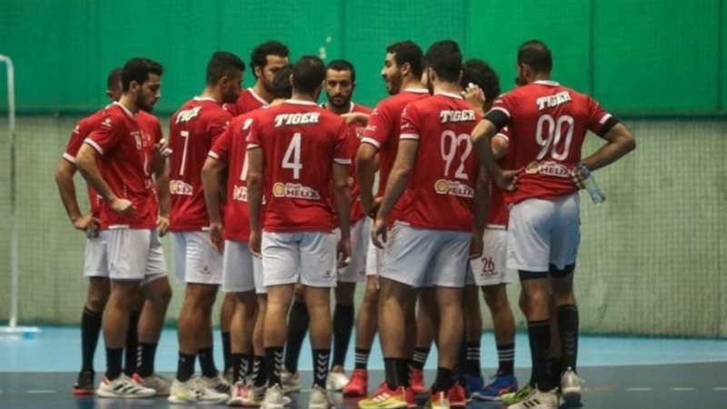 يد رجال الأهلي أرشيفية