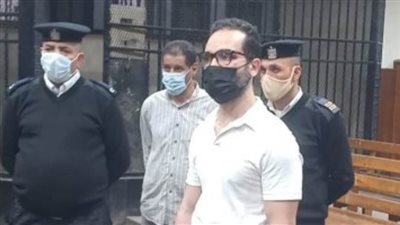 تأجيل محاكمة فنان متهم بالتحرش وهتك عرض ومحاولة اغتصاب 7 فتيات